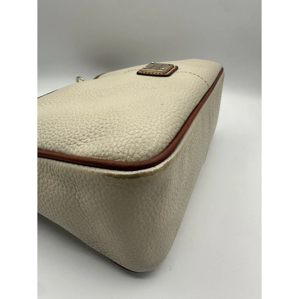 Dooney & Bourke Pebble Grain Rebecca Hobo Shoulder Bag – Classic & Stylish